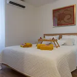 San Teodoro شقة سبليت
